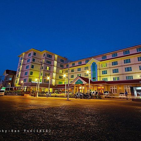 Ngwe Moe Hotel Mawlamyine Bagian luar foto