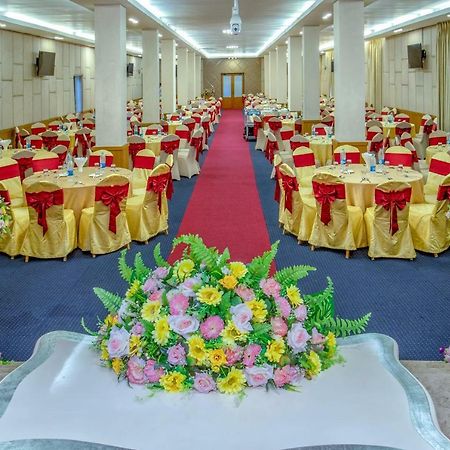 Ngwe Moe Hotel Mawlamyine Bagian luar foto