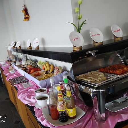 Ngwe Moe Hotel Mawlamyine Bagian luar foto