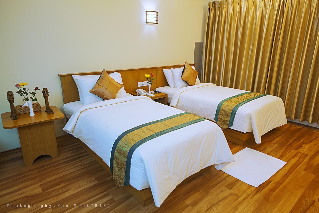 Ngwe Moe Hotel Mawlamyine Bagian luar foto
