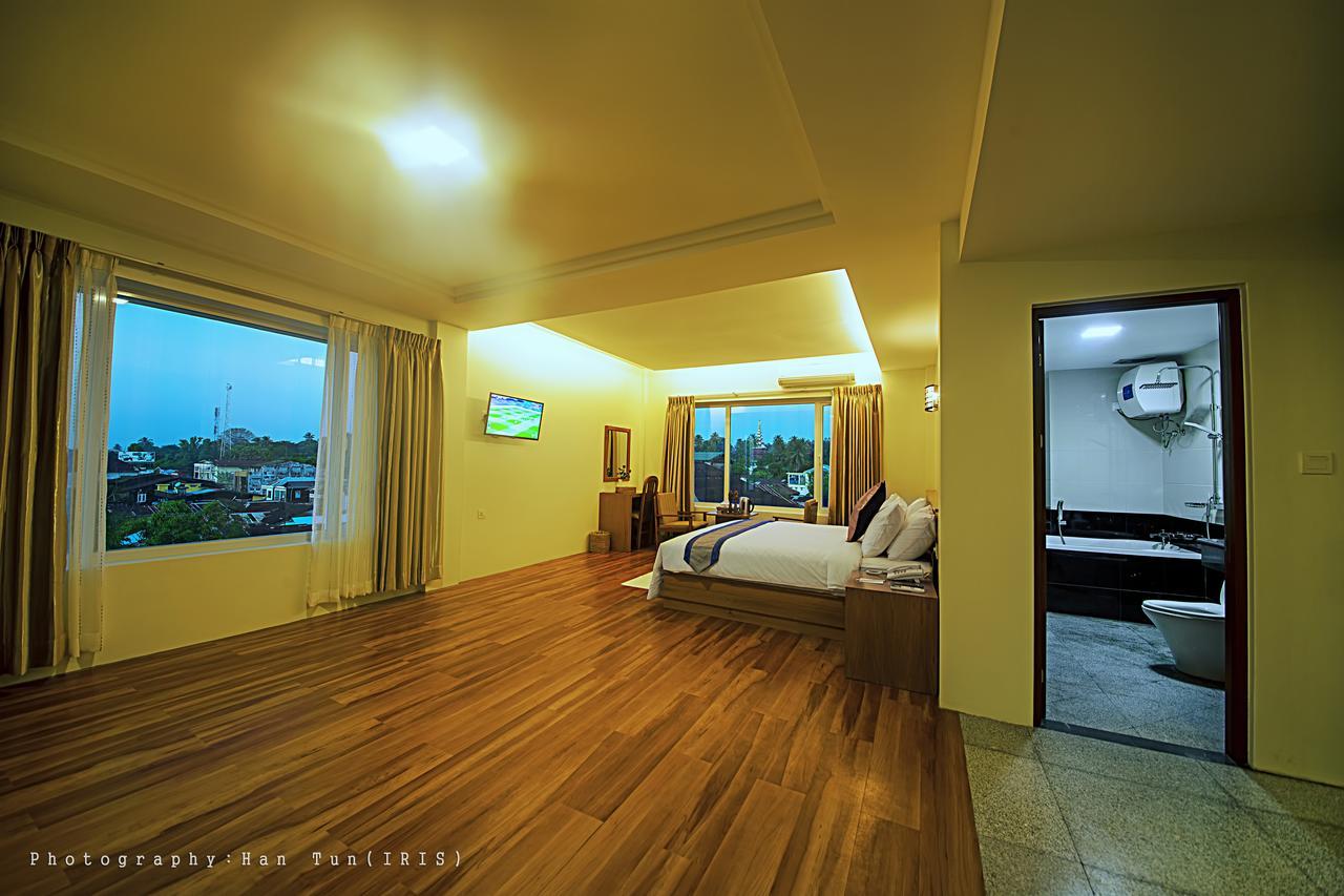 Ngwe Moe Hotel Mawlamyine Bagian luar foto