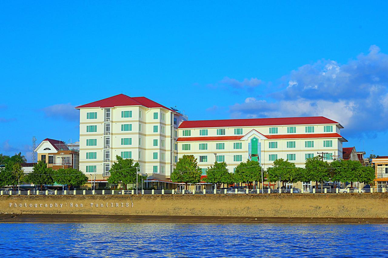 Ngwe Moe Hotel Mawlamyine Bagian luar foto