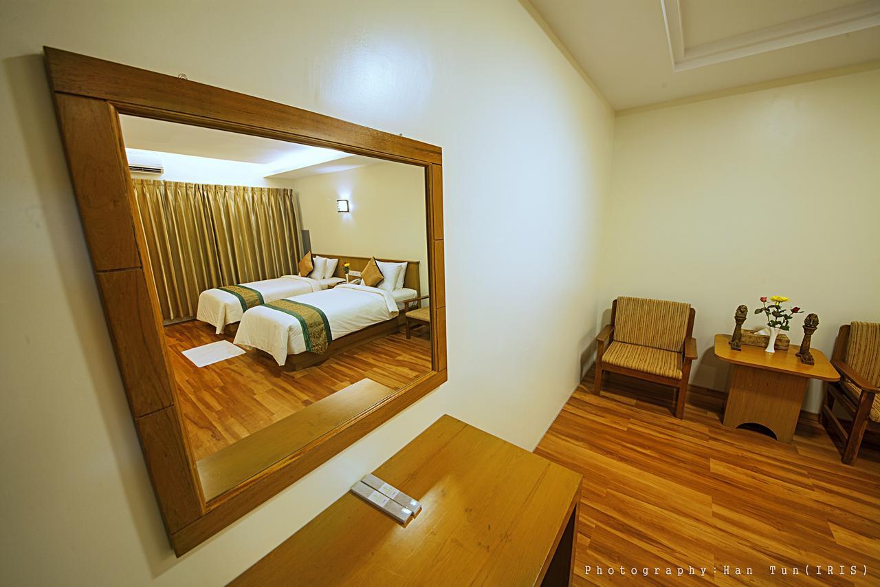 Ngwe Moe Hotel Mawlamyine Bagian luar foto