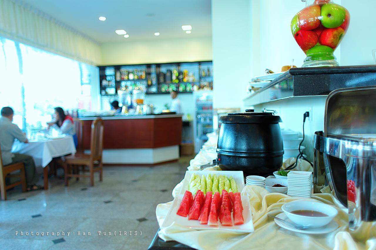 Ngwe Moe Hotel Mawlamyine Bagian luar foto