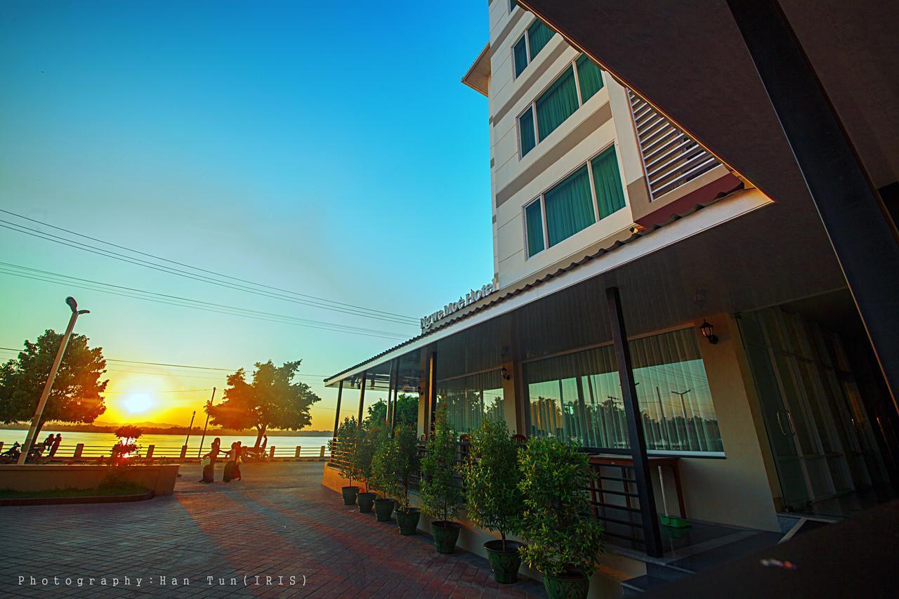 Ngwe Moe Hotel Mawlamyine Bagian luar foto