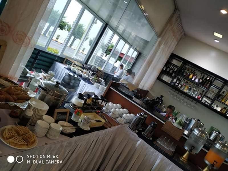 Ngwe Moe Hotel Mawlamyine Bagian luar foto